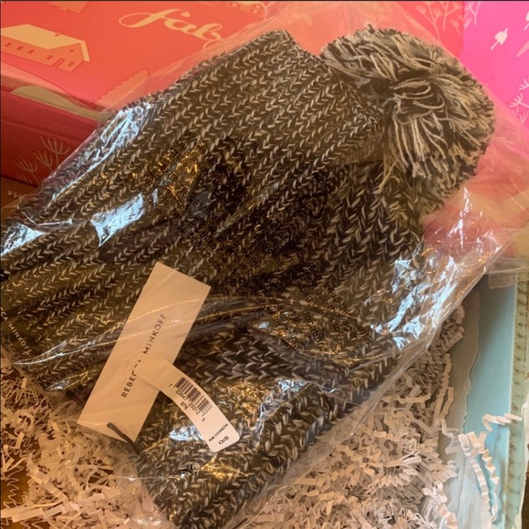 🌹 SOLD🌹Rebecca Minkoff Beanie & Armwarmer Set🌹 - Picture 5 of 5